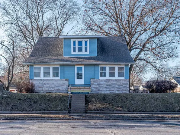 1320 11th St, Rock Island, IL 61201