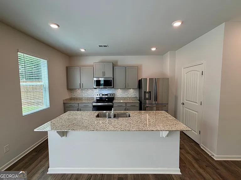 8233 Bluewater Dr — Photo 8