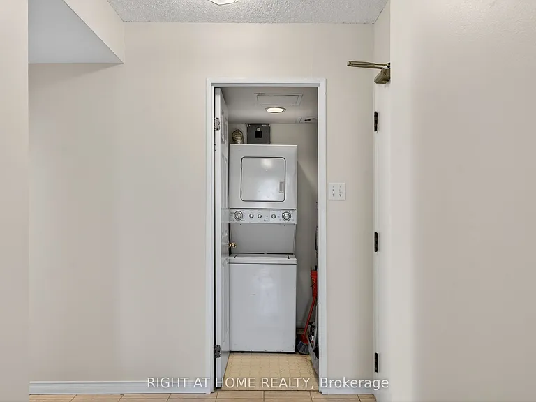 6 Humberline Dr #323 — Photo 33
