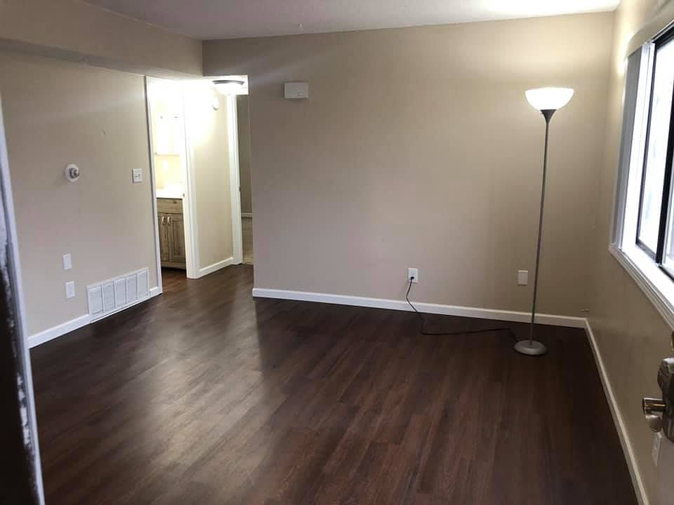 1st image of 411 Packwaukee St Unit 8