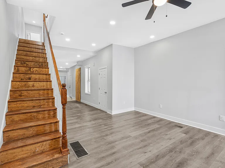 2418 N 16th St — Photo 3
