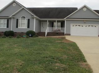 3910 Long Meadow Dr, Mebane, NC 27302