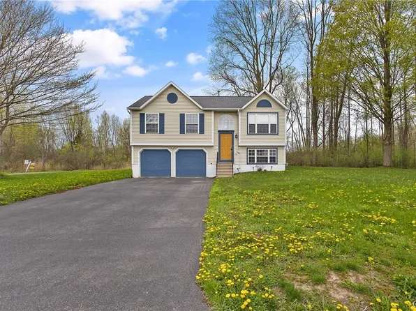 8644 Disraeli Path, Cicero, NY 13039