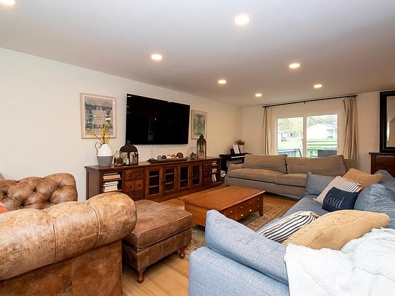 3rd image of 1196 Canteberry Ln