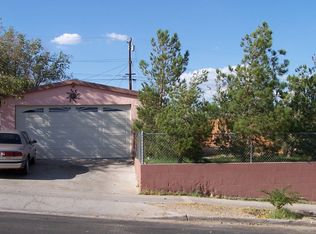 913 E Navajo St, Barstow, CA 92311