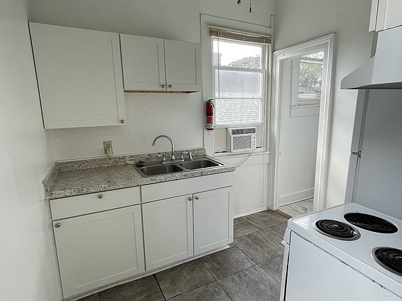 4th image of 3936 Prytania St #C