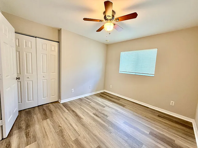 348 Bell Blvd S — Photo 12