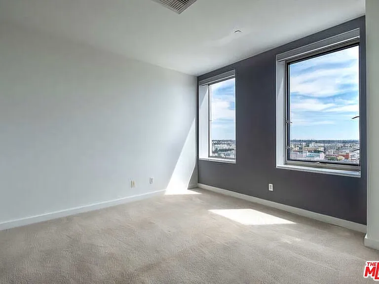 3810 Wilshire Blvd #1012 — Photo 8