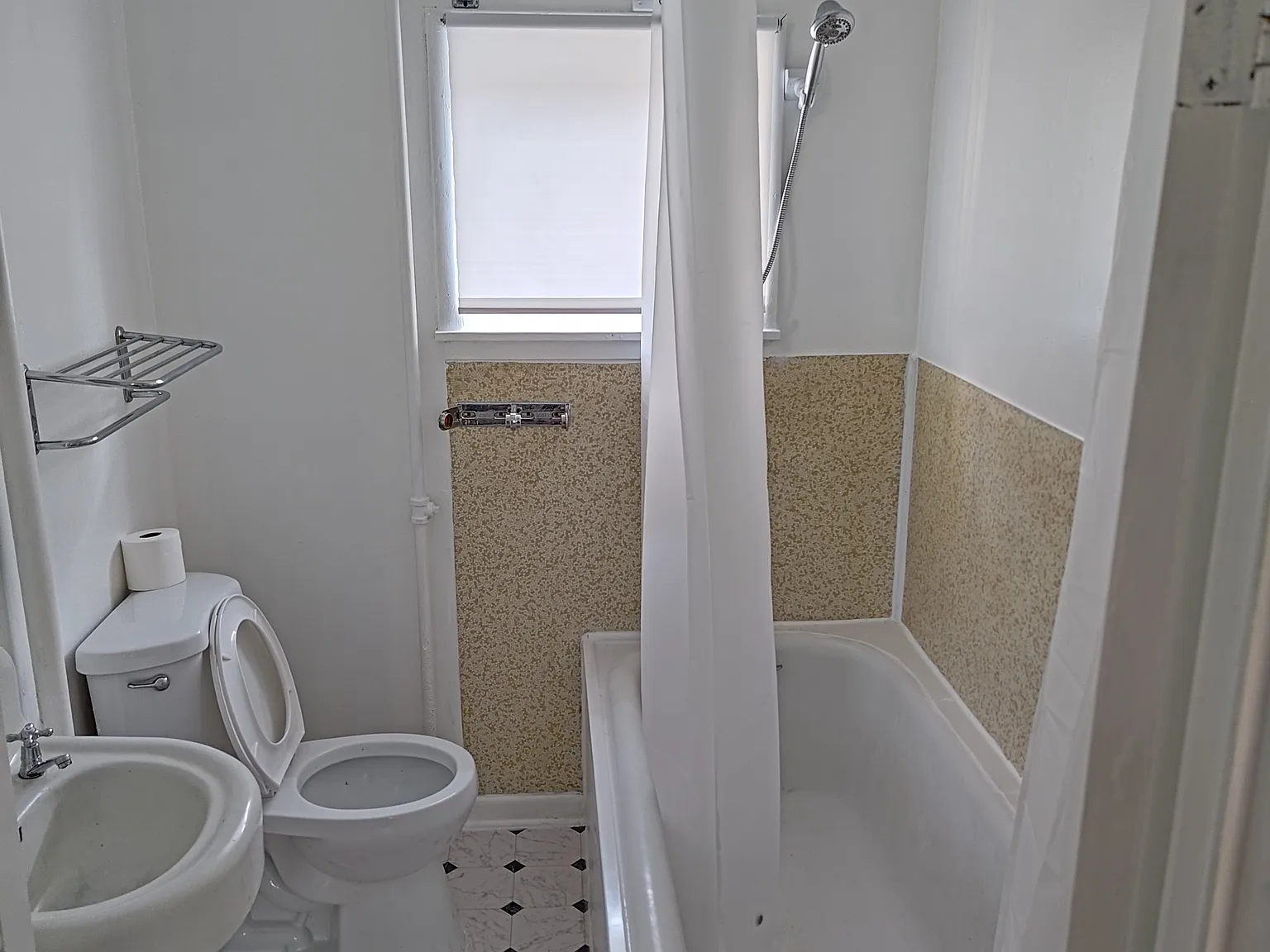 Studio, 500 sqft, $895 — Photo 2
