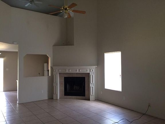 3rd image of 4403 Rainlily St