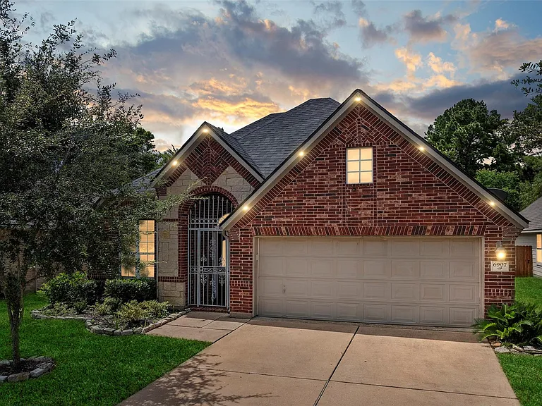 6907 Birnam Garden Ln — Photo 1