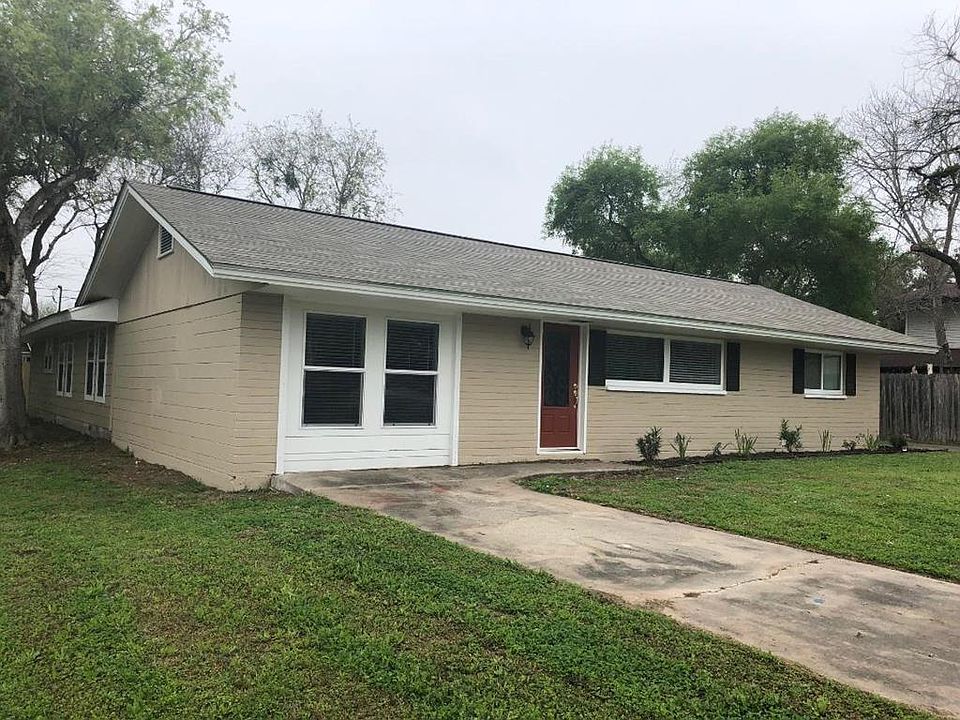 1st image of 1205 E Fannin St