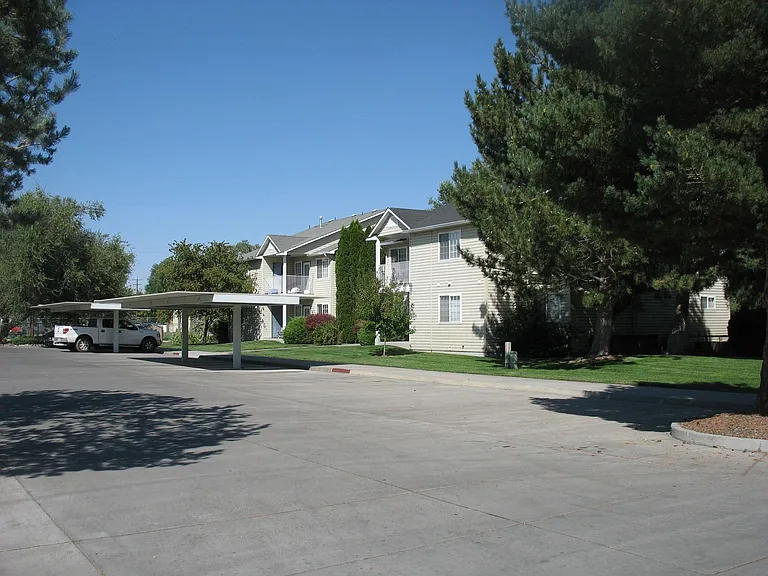 145 N 18th E #G27 — Photo 8