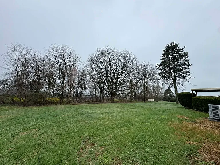 6641 Conway Rd — Photo 24