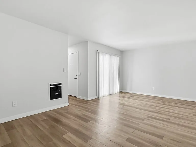25829 Viana — Photo 38