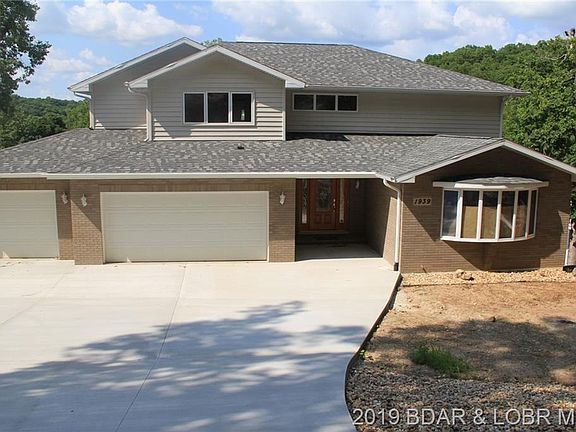3rd image of 135 Lurhaven Cir