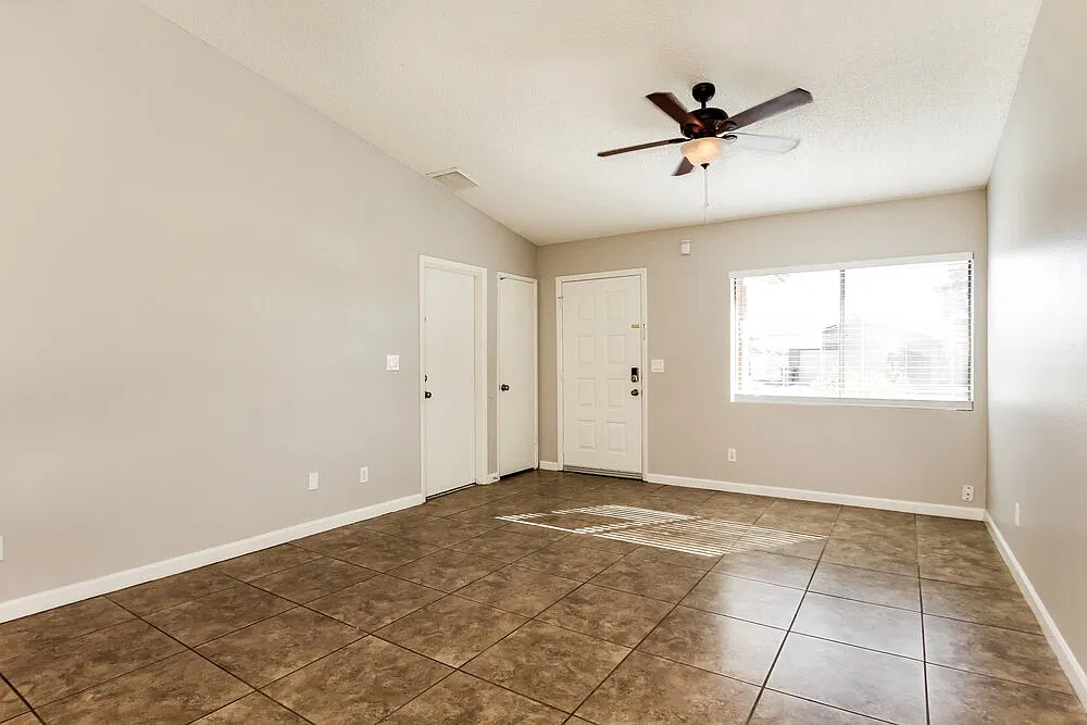 3 bed, 2.0 bath, 1104 sqft, $1,885 — Photo 4