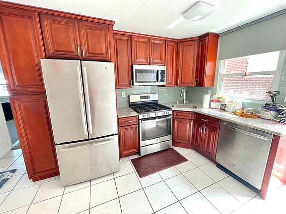 2nd image of 755 Klondike Ave