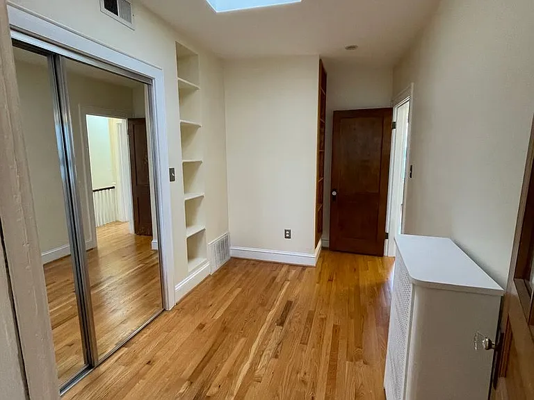 539 24th St NE — Photo 34