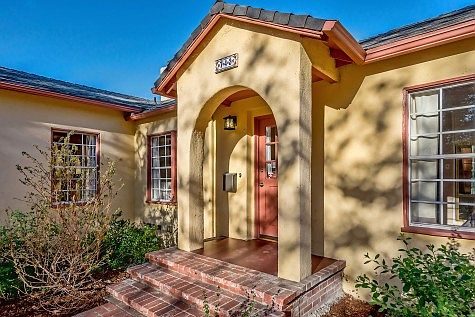 3rd image of 742 S Mariposa St
