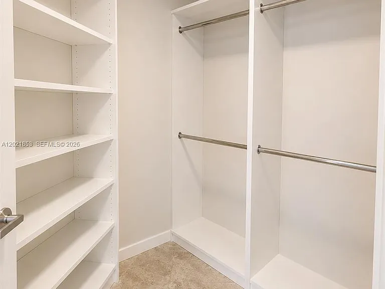 55 SE 6th St #3001 — Photo 13