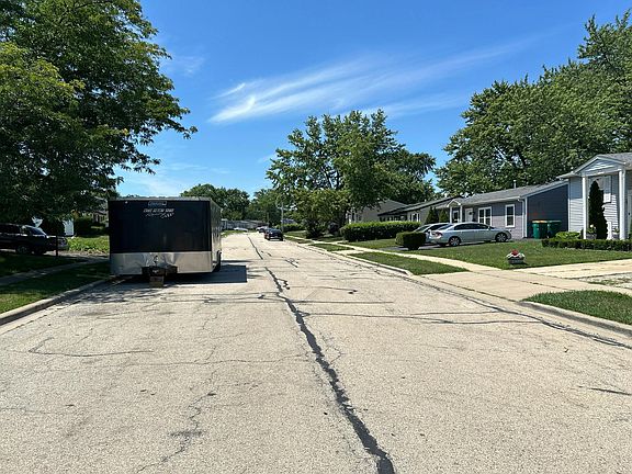 4th image of 209 Karen Ave