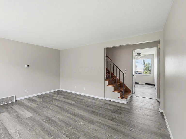 1759 Lonsdale Rd #B — Photo 3