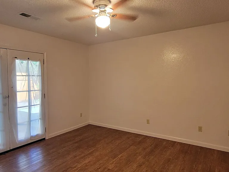 1855 Del Mar Ave — Photo 13