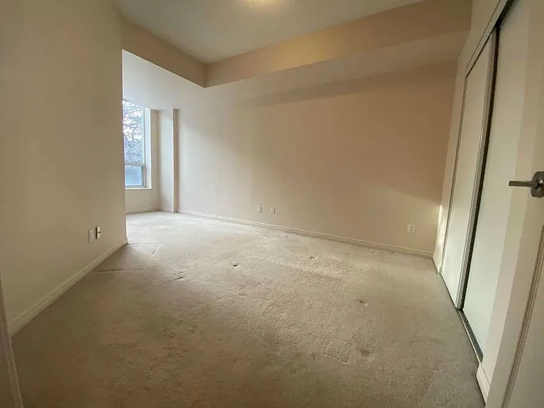 451 Rosewell Ave #202 — Photo 10
