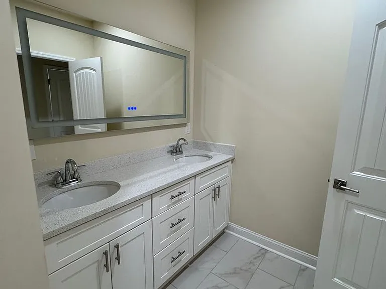 1911 Hermosa St — Photo 23