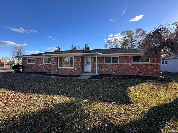 16970 Park Ln, Fraser, MI 48026