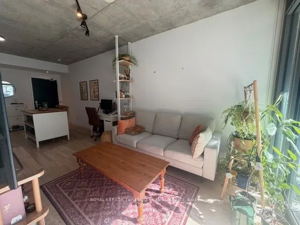 650 King St W, Toronto, ON