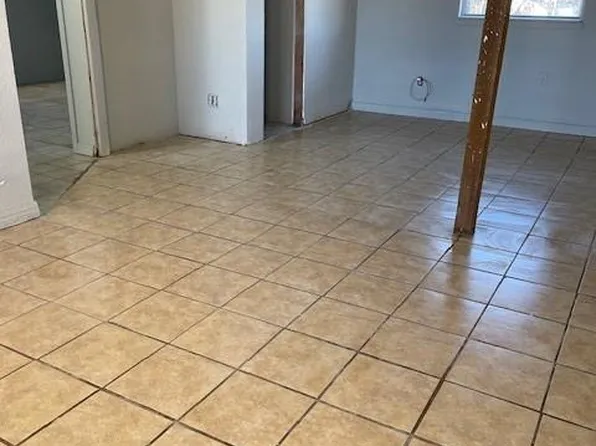 1001 Shalimar Dr, Del City, OK 73115