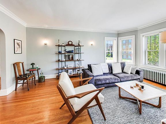 4th image of 6203 N Oakley Ave APT 1