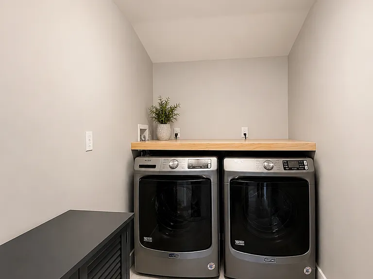 44 Garrison Ave — Photo 16
