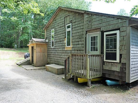 4th image of 56 Lake Dr E