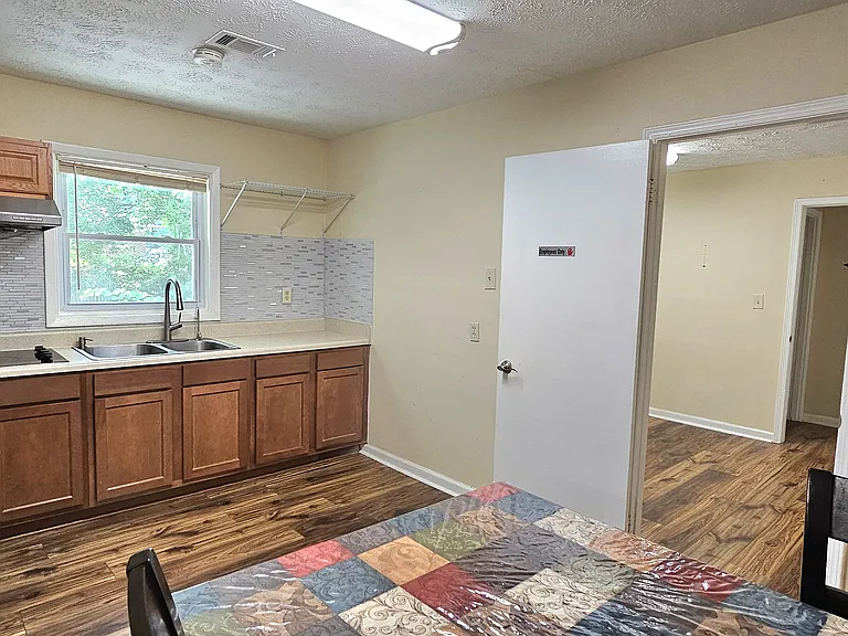3223 Shallowford Rd NE — Photo 4