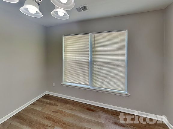 3rd image of 310 Winding Canyon Dr