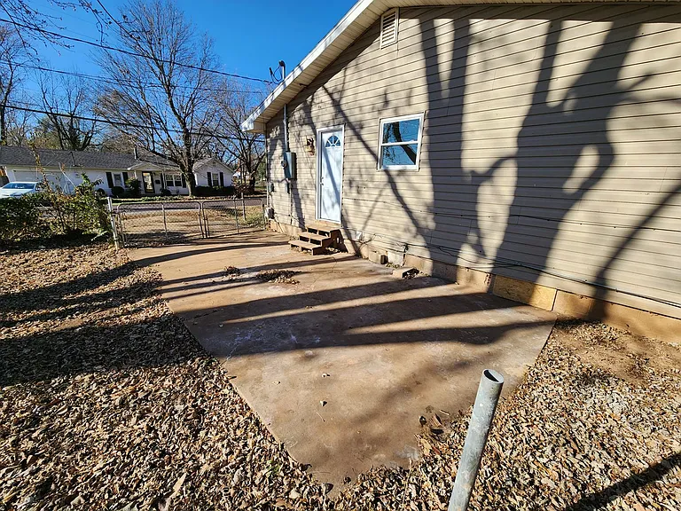 2854 W Walnut St — Photo 26