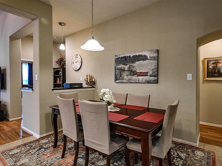 660 Payton Way — Photo 4