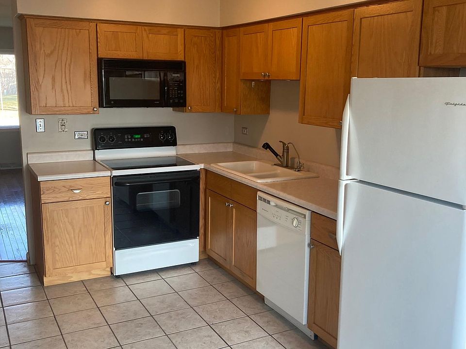1st image of 1048 Camellia Dr #2
