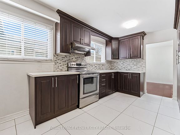 2nd image of 3027 Coral Dr