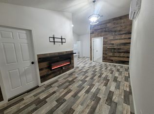 123 W 9th St #2, Baxter Springs, KS 66713