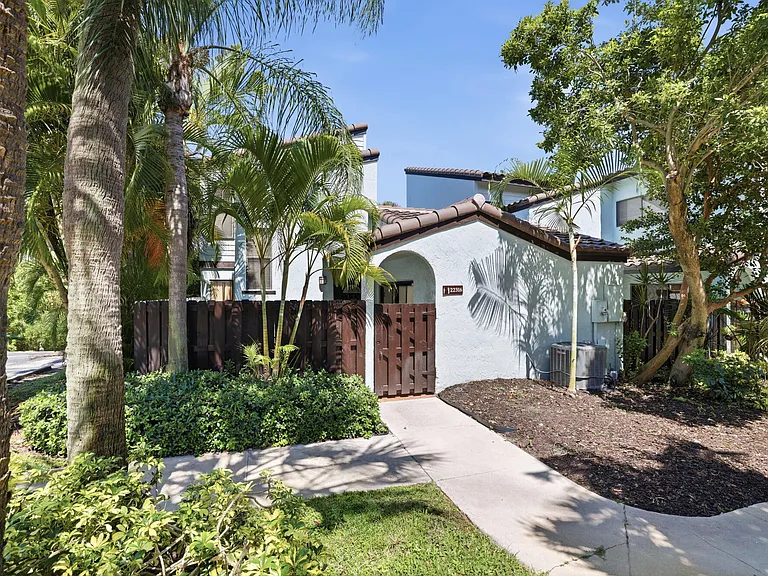 22316 Pineapple Walk Dr — Photo 1