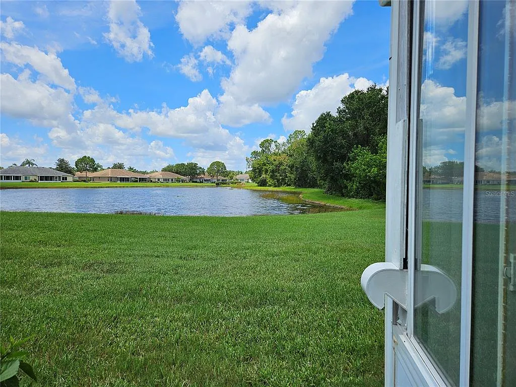 2 bed, 2.0 bath, 1236 sqft, $2,300 — Photo 4