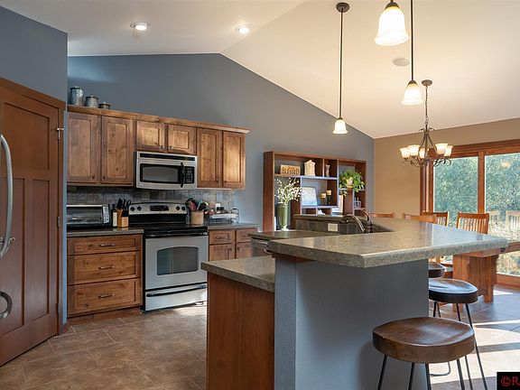 5th image of 137 Creekside Dr