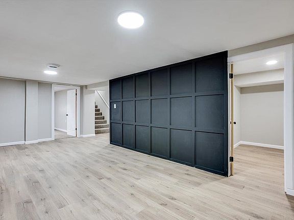 4th image of 1007 Waverly St