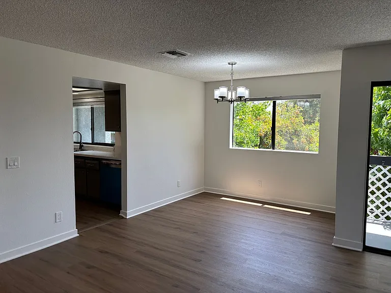 627 Orange Grove Ave — Photo 1
