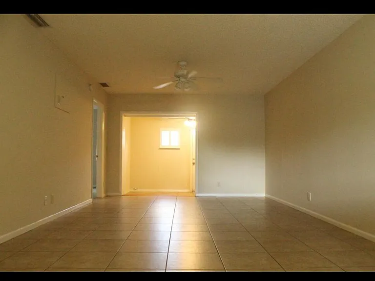 8682 Satalite Ter — Photo 14