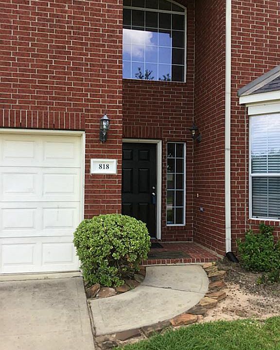 1st image of 818 Glen Abbey Dr